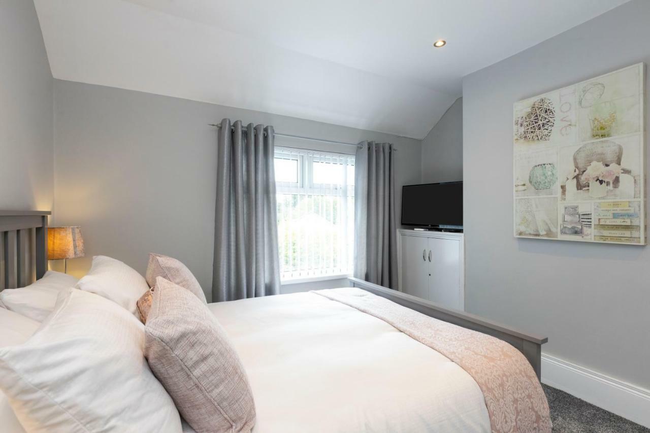 Chestnut House, Beautiful, Spacious & Comfortable Belfast Bagian luar foto