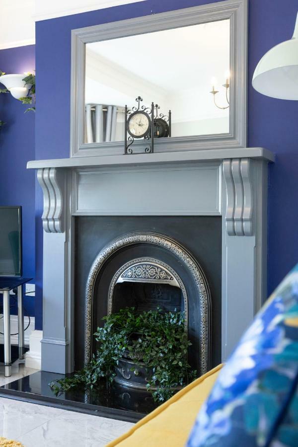Chestnut House, Beautiful, Spacious & Comfortable Belfast Bagian luar foto